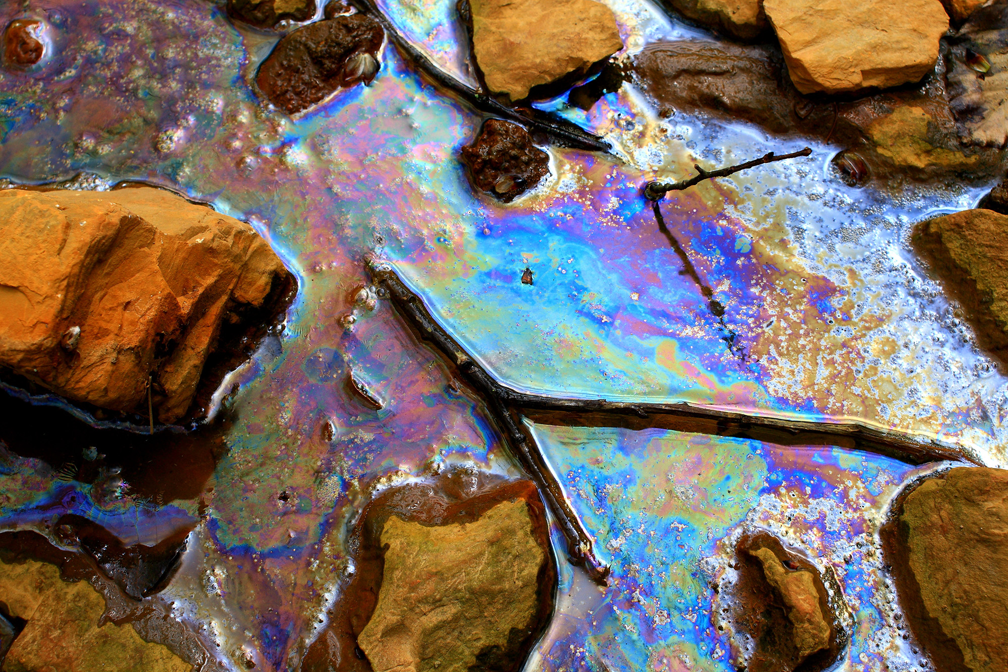 Groundwater contamination image of petrol in a riverbed