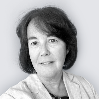 Head and shoulders image of Louise Ledgard