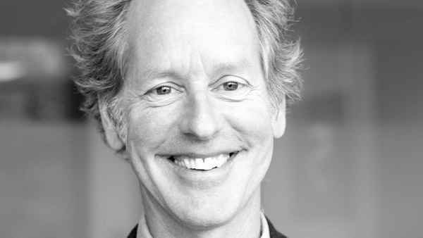 Head and shoulders image of Professor Giles Thomas