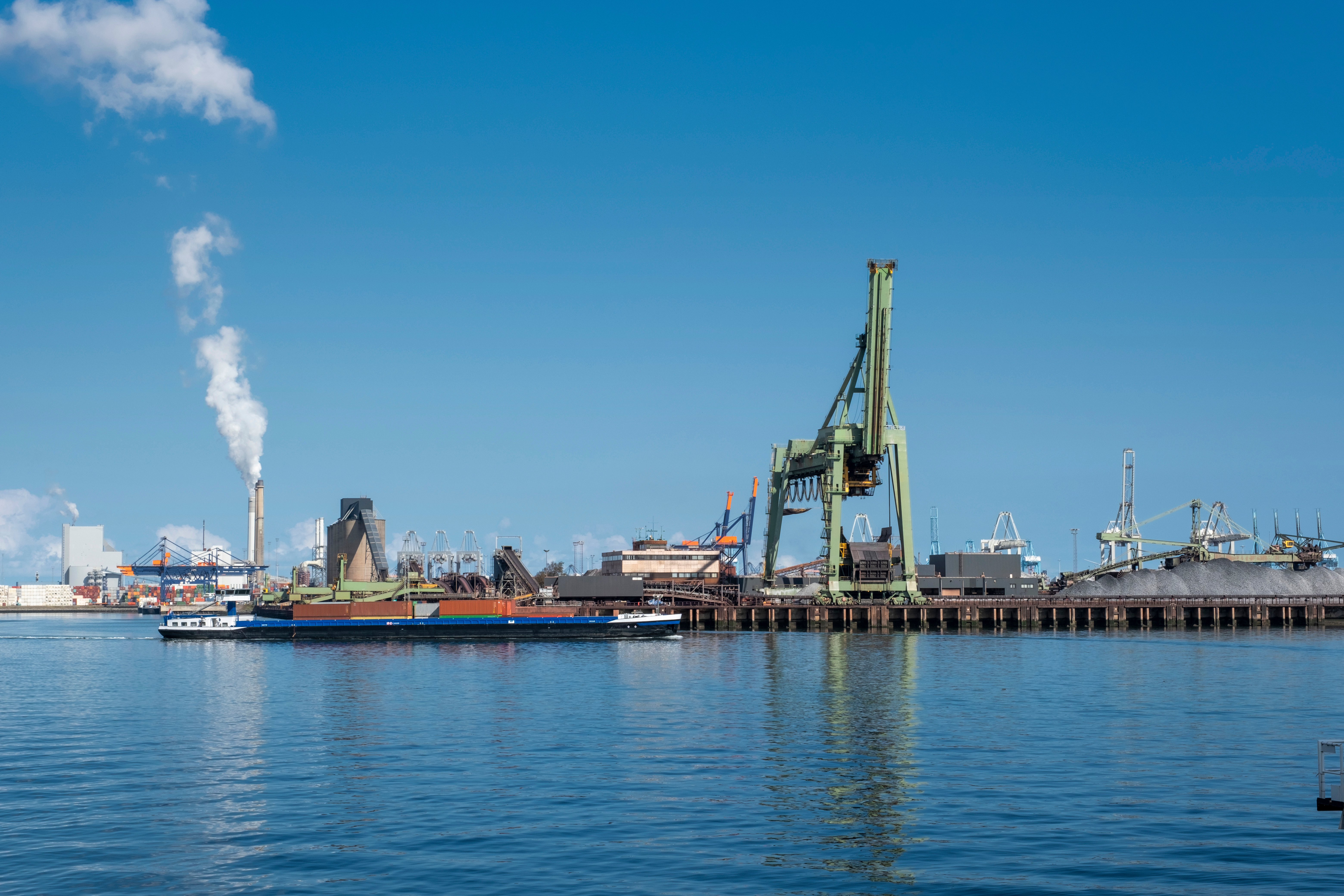 cargo-terminal-and-cranes-berths-for-transshipment-of-bulk-cargo-iron-ore-and-coal